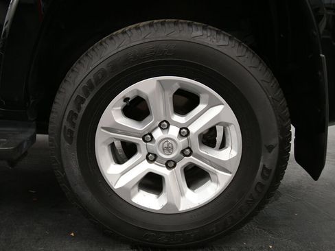 Certified 2024 Toyota 4Runner SR5 Premium image 30