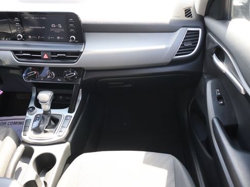 Used 2024 Kia Seltos LX AWD/4WD image 13