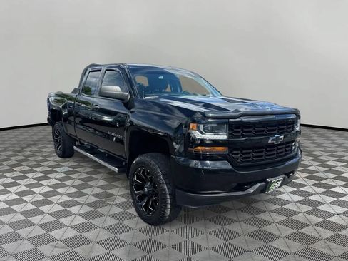 Used 2017 Chevrolet Silverado 1500 Custom w/ Custom Convenience Package AWD/4WD image 1