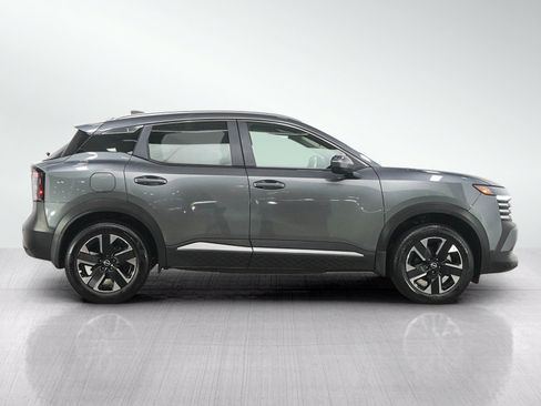 Used 2025 Nissan Kicks SV w/ SV Premium Package AWD/4WD image 6