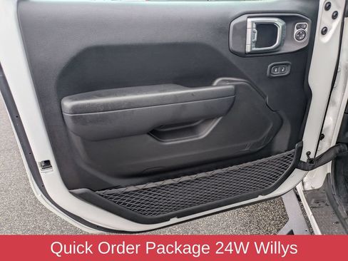 Used 2023 Jeep Gladiator Sport AWD/4WD image 11