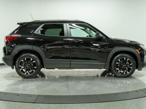 Certified 2023 Chevrolet TrailBlazer LT w/ Convenience Package FWD image 9