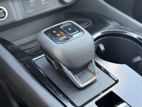 Certified 2022 Nissan Rogue SV FWD image 18
