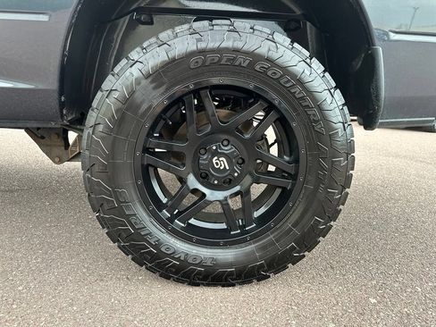 Used 2017 RAM 1500 Classic SLT AWD/4WD image 38