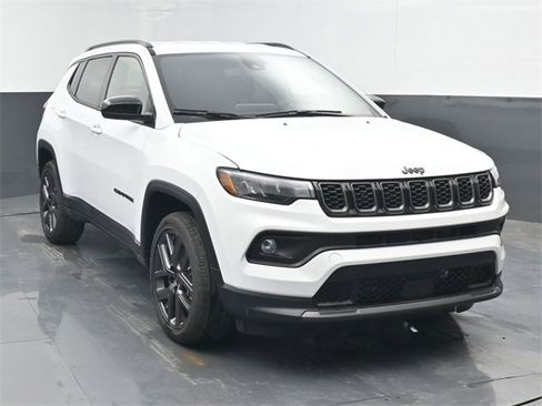 New 2026 Jeep Compass Latitude image 8