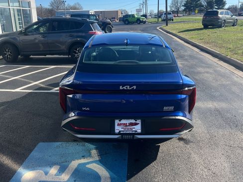 Used 2025 Kia K4 LXS image 10