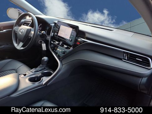 Used 2022 Toyota Camry SE image 20