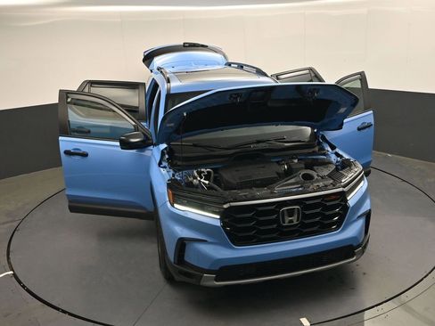 Used 2025 Honda Pilot TrailSport image 36