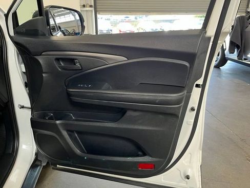 Used 2023 Honda Passport EX-L image 12