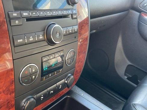 Used 2013 Chevrolet Avalanche LT w/ All-Star Edition AWD/4WD image 16