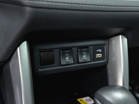 Certified 2022 Toyota Corolla Cross XLE w/ Convenience Package image 21