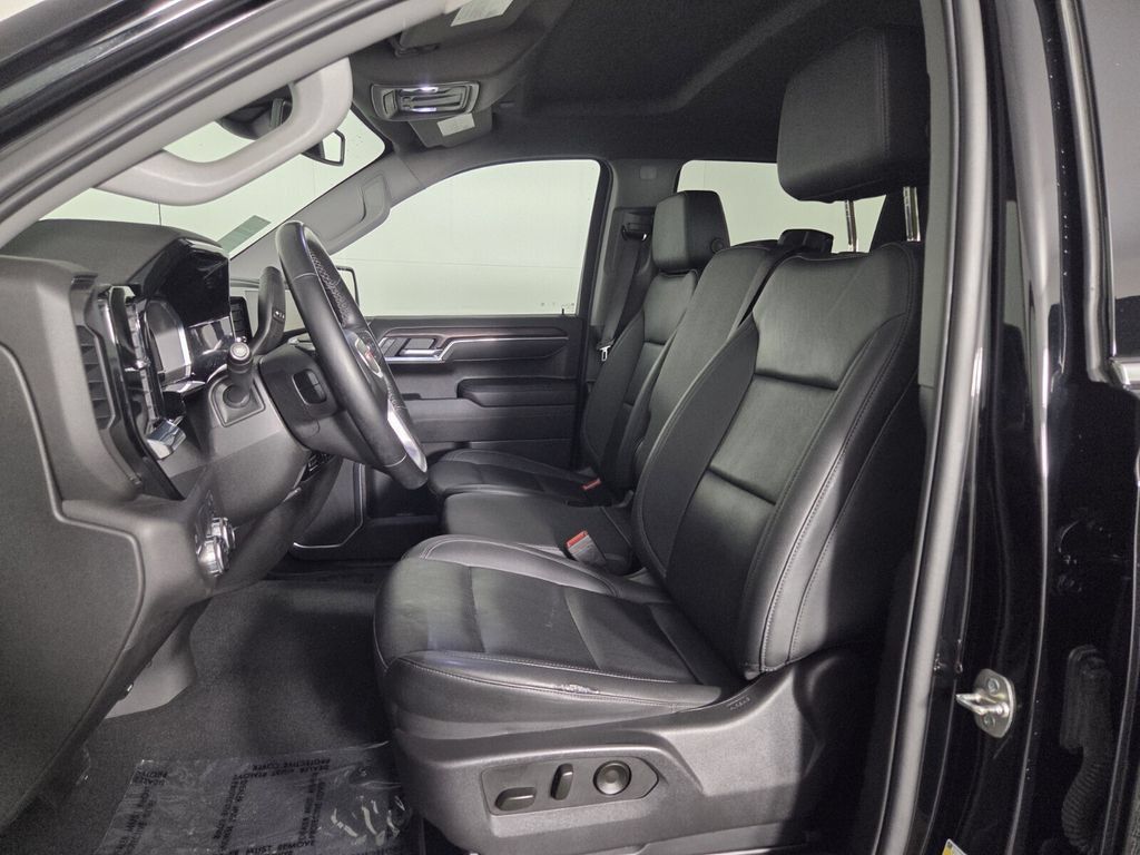 Used 2025 GMC Sierra 1500 SLT RWD image 10