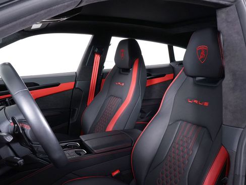 Used 2024 Lamborghini Urus S image 4