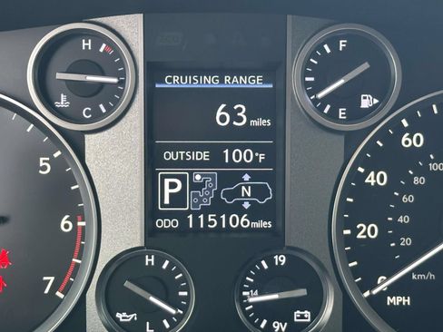 Used 2015 Lexus LX 570 4WD w/ Luxury Package image 20