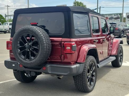 Used 2021 Jeep Wrangler Unlimited Sahara AWD/4WD image 6