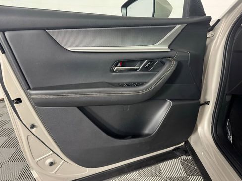 Used 2024 MAZDA CX-90 Plug-In Hybrid w/ Preferred AWD/4WD image 9