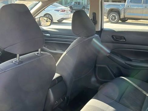 Used 2024 Nissan Altima 2.5 SV FWD image 19