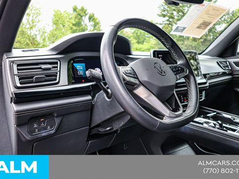 Used 2024 Volkswagen Atlas Cross Sport SE FWD image 22