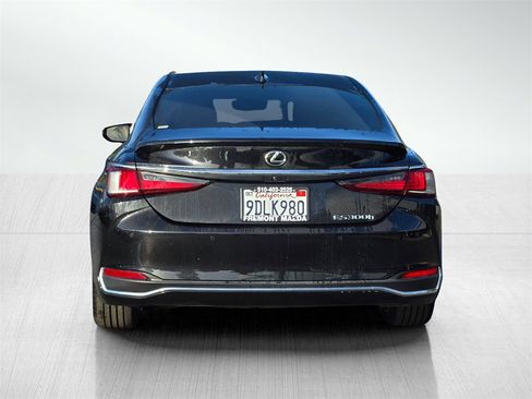 Used 2023 Lexus ES 300h w/ Premium Package image 5
