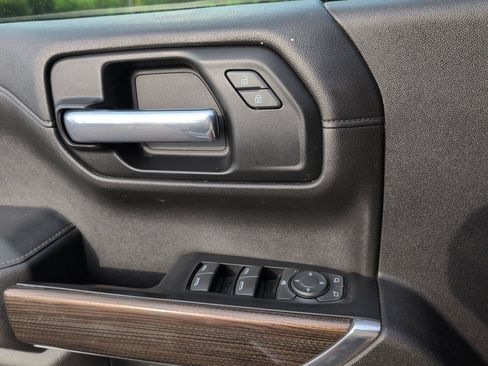 Used 2019 Chevrolet Silverado 1500 RST AWD/4WD image 17