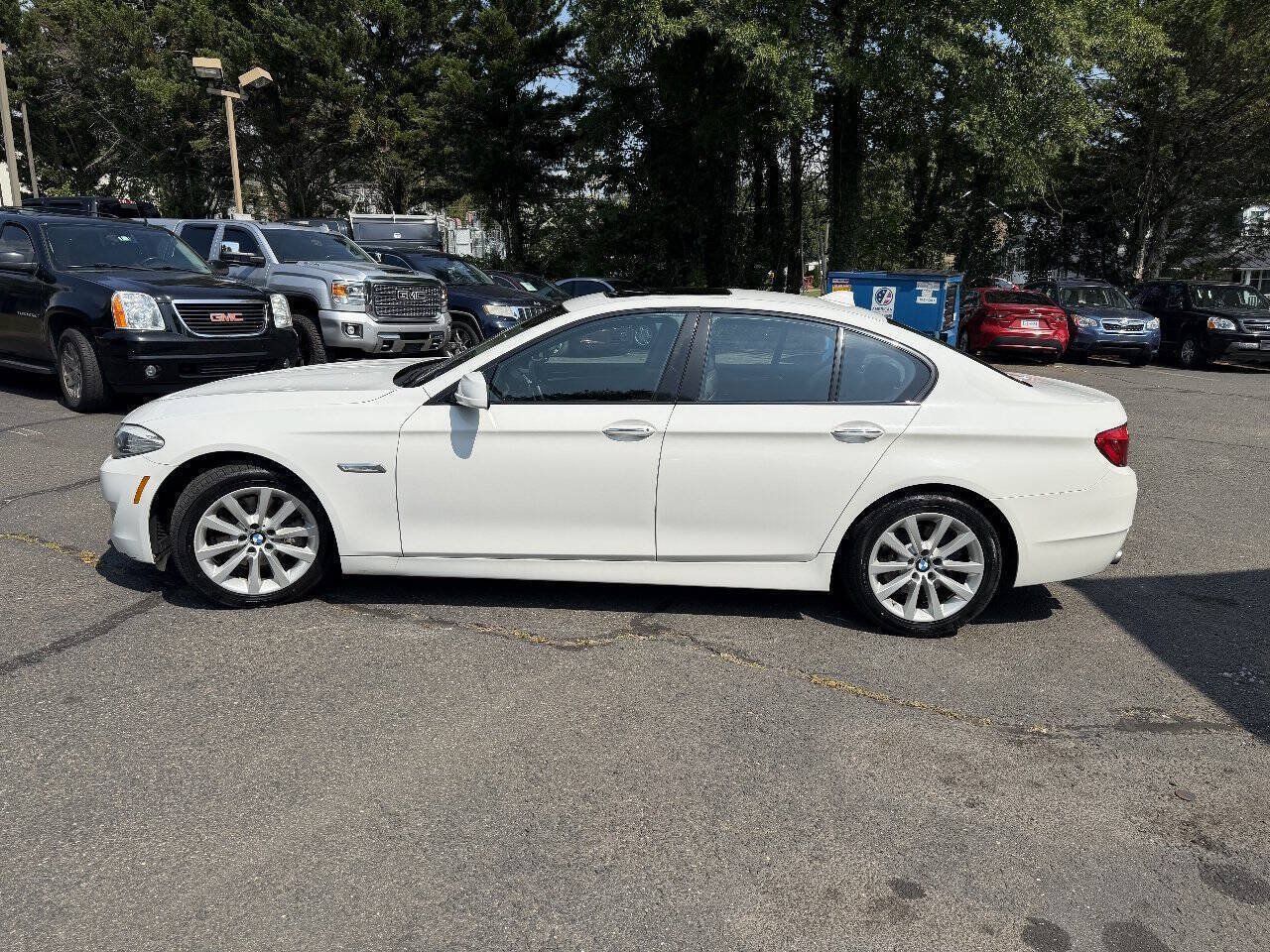 Used 2011 BMW 528i Sedan RWD image 4
