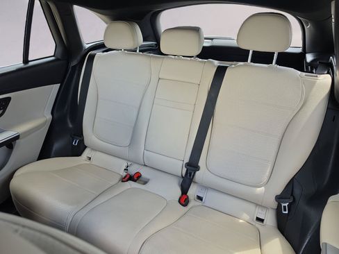Used 2023 Mercedes-Benz GLC 300 image 13