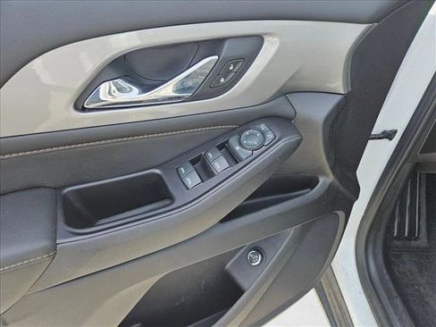 Used 2020 Chevrolet Traverse LT w/ Driver Confidence II Package image 15