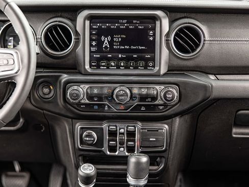 Used 2023 Jeep Wrangler Unlimited Sahara AWD/4WD image 36