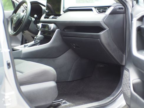 Used 2024 Toyota RAV4 XLE AWD/4WD image 19