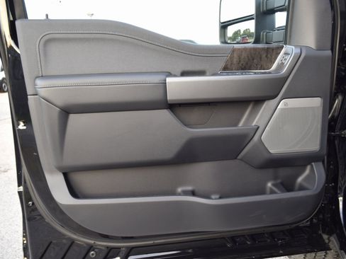 New 2026 Ford F250 Lariat w/ Black Appearance Package image 19