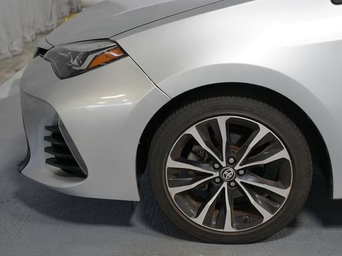 Used 2017 Toyota Corolla XSE FWD image 5