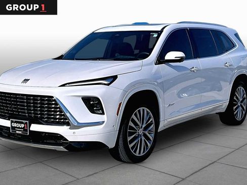 Used 2025 Buick Enclave Avenir w/ Super Cruise Package FWD image 1