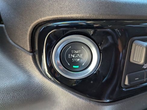 Used 2024 GMC Sierra 1500 SLT w/ SLT Premium Plus Package image 25