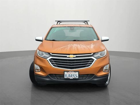 Used 2018 Chevrolet Equinox Premier image 2
