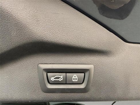 Used 2021 BMW X7 xDrive40i w/ Cold Weather Package image 10