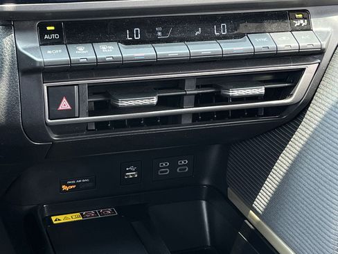 Used 2026 Toyota Camry SE FWD image 18