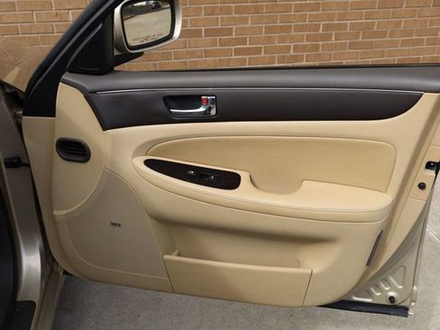 Used 2010 Hyundai Genesis 4.6 image 28