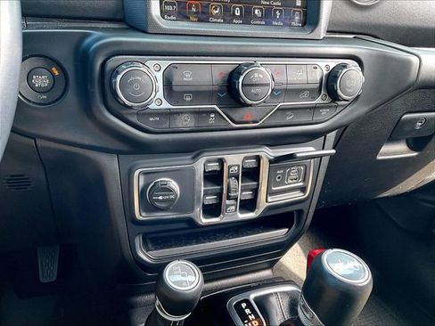 Used 2019 Jeep Wrangler Unlimited Sahara image 26