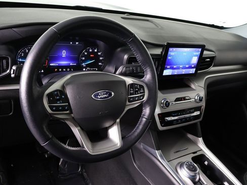 Used 2022 Ford Explorer XLT w/ Equipment Group 202A image 23
