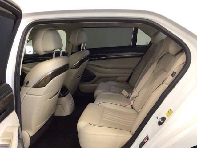 Used 2017 Genesis G90 3.3T Premium RWD image 13