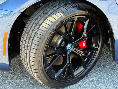 Used 2023 BMW 530e 530e iPerformance w/ M Sport Package image 18