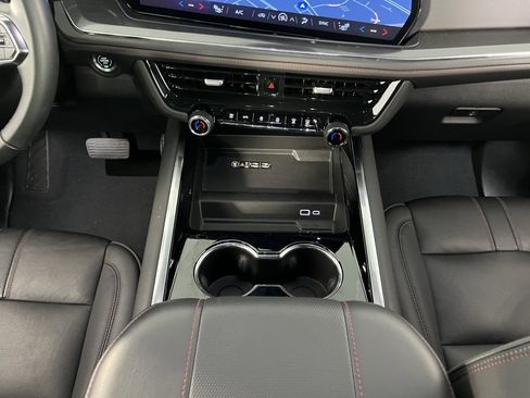 Used 2025 Chevrolet Tahoe RST image 17