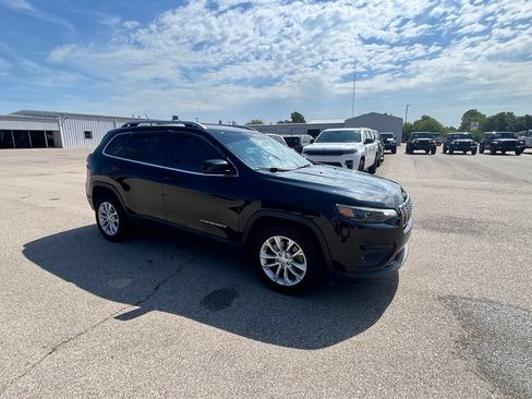 Used 2019 Jeep Cherokee Latitude w/ Popular Appearance Group FWD image 5