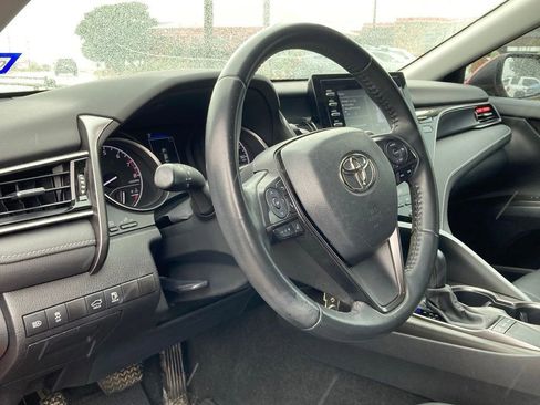 Used 2023 Toyota Camry SE image 9