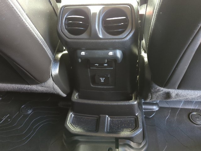 Certified 2020 Jeep Wrangler Unlimited Sahara AWD/4WD image 22