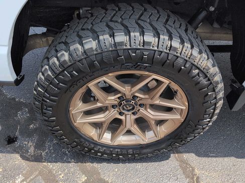 Used 2025 Ford F150 Lariat AWD/4WD image 9