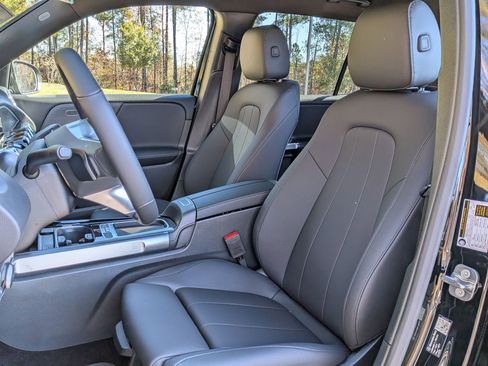 New 2026 Mercedes-Benz GLB 250 image 17