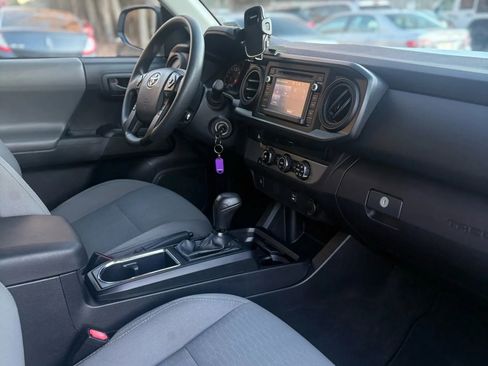 Used 2018 Toyota Tacoma SR image 35