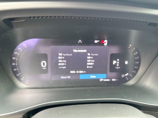Certified 2024 Volvo XC40 B5 Core AWD/4WD image 13