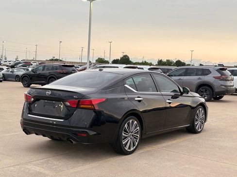 Certified 2023 Nissan Altima 2.5 SL FWD image 8